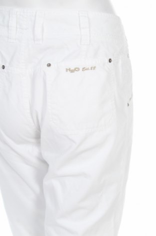 Дамски панталон H2O, Размер L, Цвят Бял, Цена 21,25 лв.