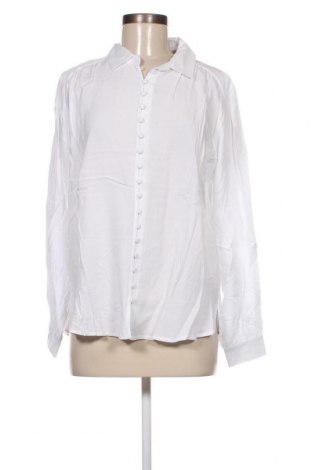 Дамска риза Lascana, Размер M, Цвят Бял, Вискоза, Цена 51,00 лв.