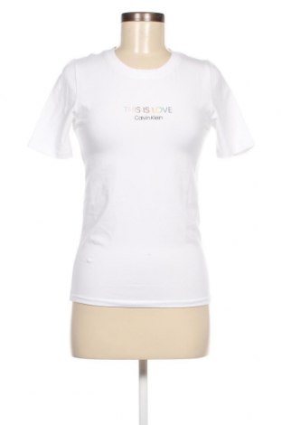 Дамска тениска Calvin Klein, Размер M, Цвят Бял, 95% памук, 5% еластан, Цена 91,00 лв.