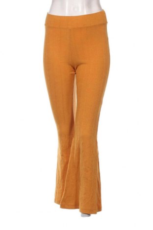 Дамски панталон Bershka, Размер XS, Цвят Жълт, Цена 38,00 лв.