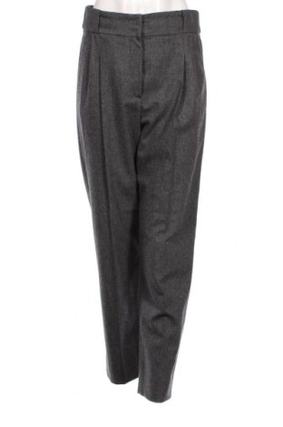 Дамски панталон Emporio Armani, Размер M, Цвят Сив, Цена 188,00 лв.