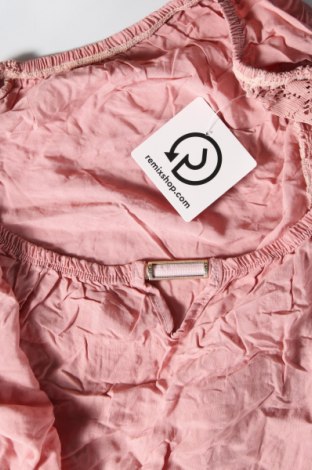 Дамска блуза, Размер M, Цвят Розов, Цена 3,04 лв.