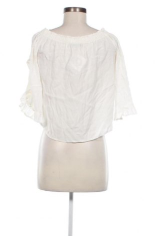 Дамска блуза Bershka, Размер XS, Цвят Бял, Цена 6,27 лв.