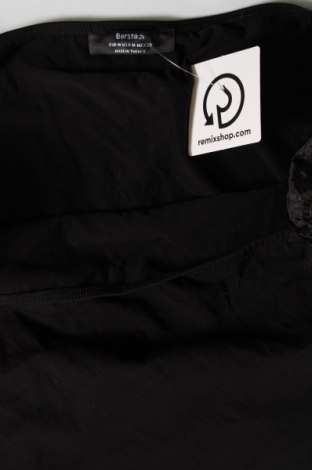 Дамска блуза Bershka, Размер M, Цвят Черен, Цена 19,00 лв.