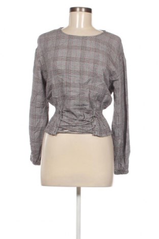 Γυναικεία μπλούζα Bershka, Μέγεθος M, Χρώμα Πολύχρωμο, Τιμή 1,76 €
