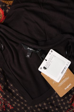 Дамска блуза Desigual, Размер M, Цвят Черен, Цена 61,20 лв.