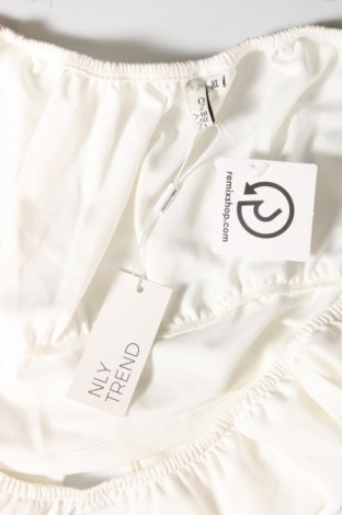 Γυναικεία μπλούζα Nly Trend, Μέγεθος XL, Χρώμα Λευκό, Τιμή 5,43 €