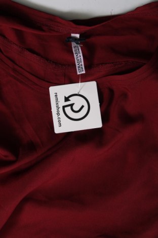 Damen Shirt Stradivarius, Größe M, Farbe Rot, Preis € 5,12