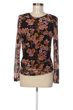 Γυναικεία μπλούζα VILA, Μέγεθος XS, Χρώμα Πολύχρωμο, Τιμή 3,09 €