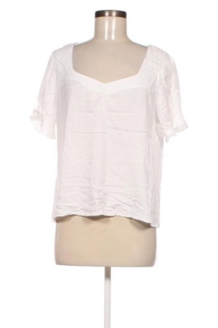Дамска блуза VILA, Размер M, Цвят Бял, Цена 15,00 лв.