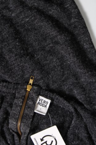 Дамска блуза Vero Moda, Размер S, Цвят Сив, Цена 3,00 лв.