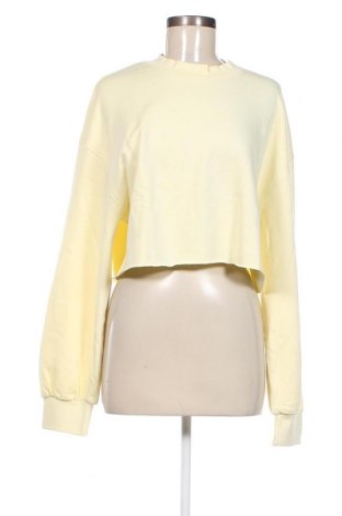 Дамска блуза Weekday, Размер M, Цвят Жълт, Цена 10,00 лв.