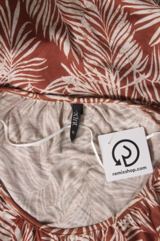 Γυναικεία μπλούζα Xlnt, Μέγεθος XL, Χρώμα Πολύχρωμο, Τιμή 5,94 €