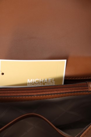 Дамска чанта Michael Kors, Цвят Кафяв, Цена 519,79 лв.