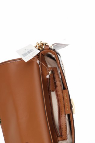 Дамска чанта Michael Kors, Цвят Кафяв, Цена 748,84 лв.