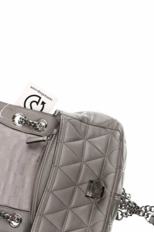 Дамска чанта Michael Kors, Цвят Сив, Цена 227,21 лв.