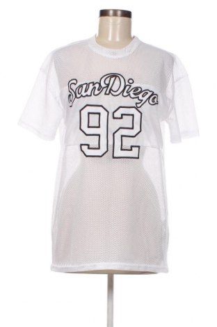 Γυναικείο t-shirt Fb Sister, Μέγεθος M, Χρώμα Λευκό, Τιμή 4,90 €