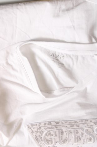 Damen T-Shirt Guess, Größe M, Farbe Weiß, Preis 32,47 €