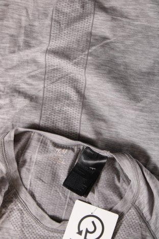 Γυναικείο t-shirt H&M Sport, Μέγεθος S, Χρώμα Γκρί, Τιμή 3,30 €