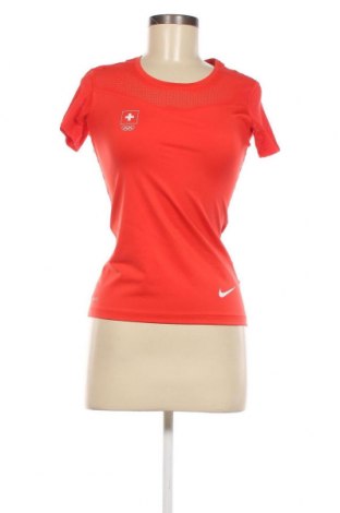 Dámské tričko Nike, Velikost S, Barva Červená, Cena  319,00 Kč