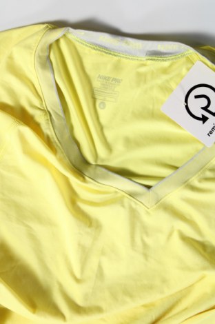 Дамска тениска Nike, Размер L, Цвят Жълт, Цена 20,00 лв.