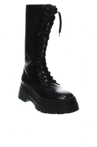 Γυναικείες μπότες Bershka, Μέγεθος 39, Χρώμα Μαύρο, Τιμή 35,88 €