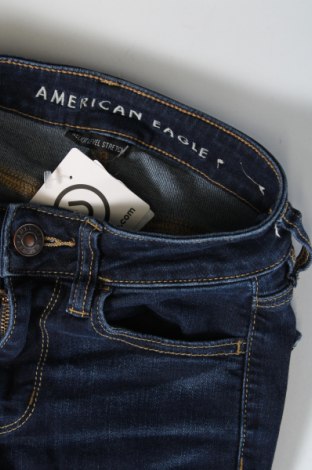 Damskie jeansy American Eagle, Rozmiar XS, Kolor Niebieski, Cena 68,97 zł