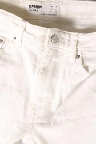 Damen Jeans Bershka, Größe M, Farbe Weiß, Preis € 20,18