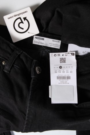 Blugi de femei Bershka, Mărime S, Culoare Negru, Preț 52,25 Lei