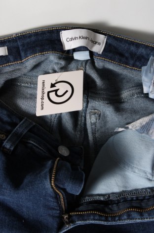 Damskie jeansy Calvin Klein Jeans, Rozmiar M, Kolor Niebieski, Cena 362,50 zł