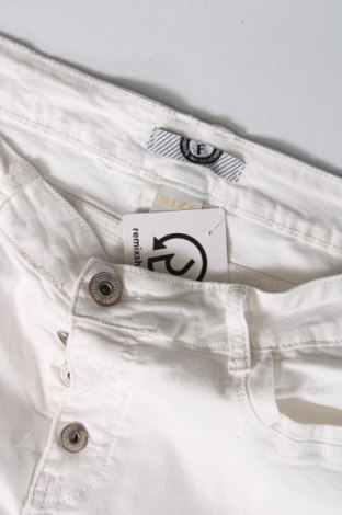 Γυναικείο Τζίν Fabrizia, Μέγεθος L, Χρώμα Λευκό, Τιμή 15,38 €