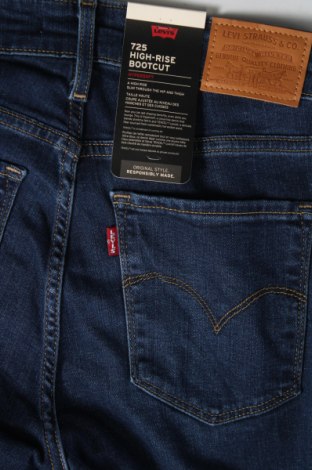 Дамски дънки Levi's, Размер XS, Цвят Син, Цена 161,00 лв.