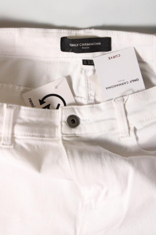 Dámske džínsy  ONLY Carmakoma, Veľkosť XL, Farba Biela, Cena  35,05 €