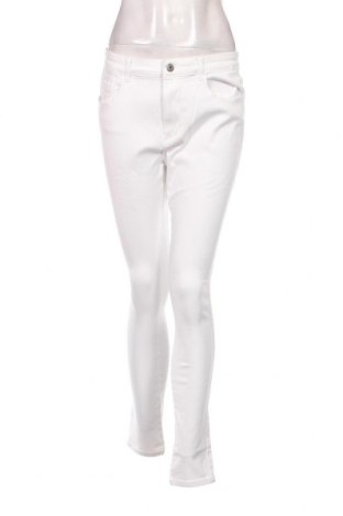 Γυναικείο Τζίν ONLY Carmakoma, Μέγεθος XL, Χρώμα Λευκό, Τιμή 12,27 €
