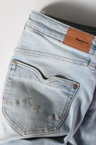 Дамски дънки Pepe Jeans, Размер S, Цвят Син, Цена 40,25 лв.