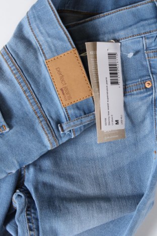 Damskie jeansy Perfect Jeans By Gina Tricot, Rozmiar M, Kolor Niebieski, Cena 58,00 zł