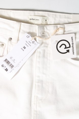 Damskie jeansy Perfect Jeans By Gina Tricot, Rozmiar S, Kolor Biały, Cena 43,50 zł