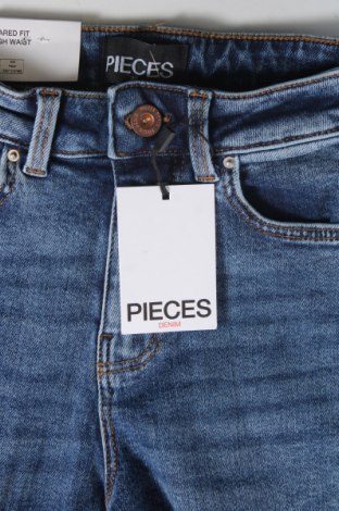 Γυναικείο Τζίν Pieces, Μέγεθος XS, Χρώμα Μπλέ, Τιμή 35,05 €