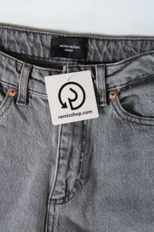 Dámske džínsy  Vero Moda, Veľkosť S, Farba Sivá, Cena  19,28 €