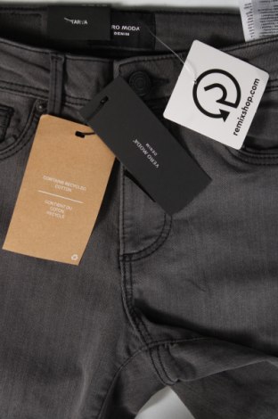 Dámske džínsy  Vero Moda, Veľkosť XS, Farba Sivá, Cena  10,52 €