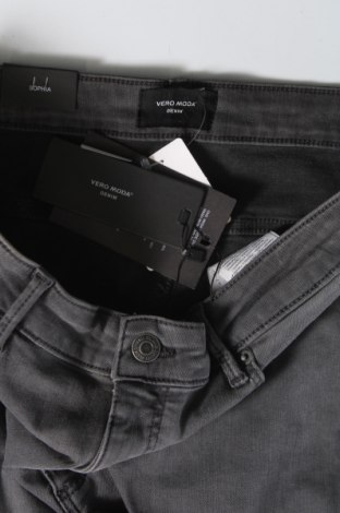 Damskie jeansy Vero Moda, Rozmiar XL, Kolor Szary, Cena 181,25 zł
