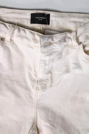 Damen Jeans Vero Moda, Größe L, Farbe Ecru, Preis 16,70 €