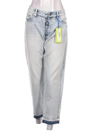 Дамски дънки Versace Jeans, Размер XL, Цвят Син, Цена 194,22 лв.