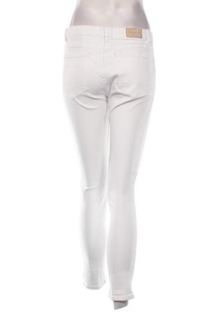 Дамски дънки Zara Trafaluc, Размер M, Цвят Бял, Цена 20,00 лв.