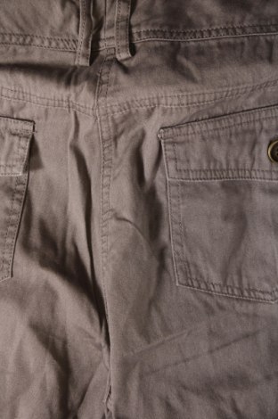 Pantaloni scurți de femei, Mărime M, Culoare Maro, Preț 26,25 Lei