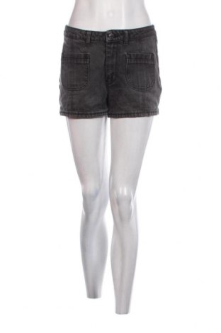 Дамски къс панталон, Размер M, Цвят Сив, Цена 7,98 лв.