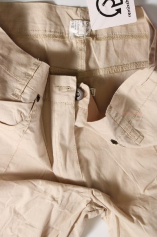 Дамски къс панталон, Размер S, Цвят Бежов, Цена 3,99 лв.