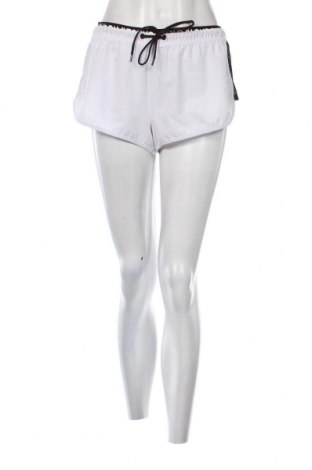 Дамски къс панталон, Размер M, Цвят Бял, Цена 7,53 лв.