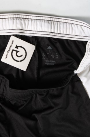 Дамски къс панталон Adidas, Размер L, Цвят Черен, Цена 24,00 лв.