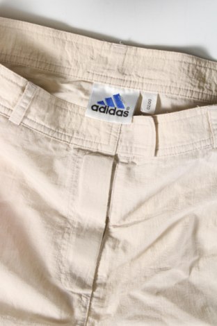 Дамски къс панталон Adidas, Размер M, Цвят Бежов, Цена 24,00 лв.
